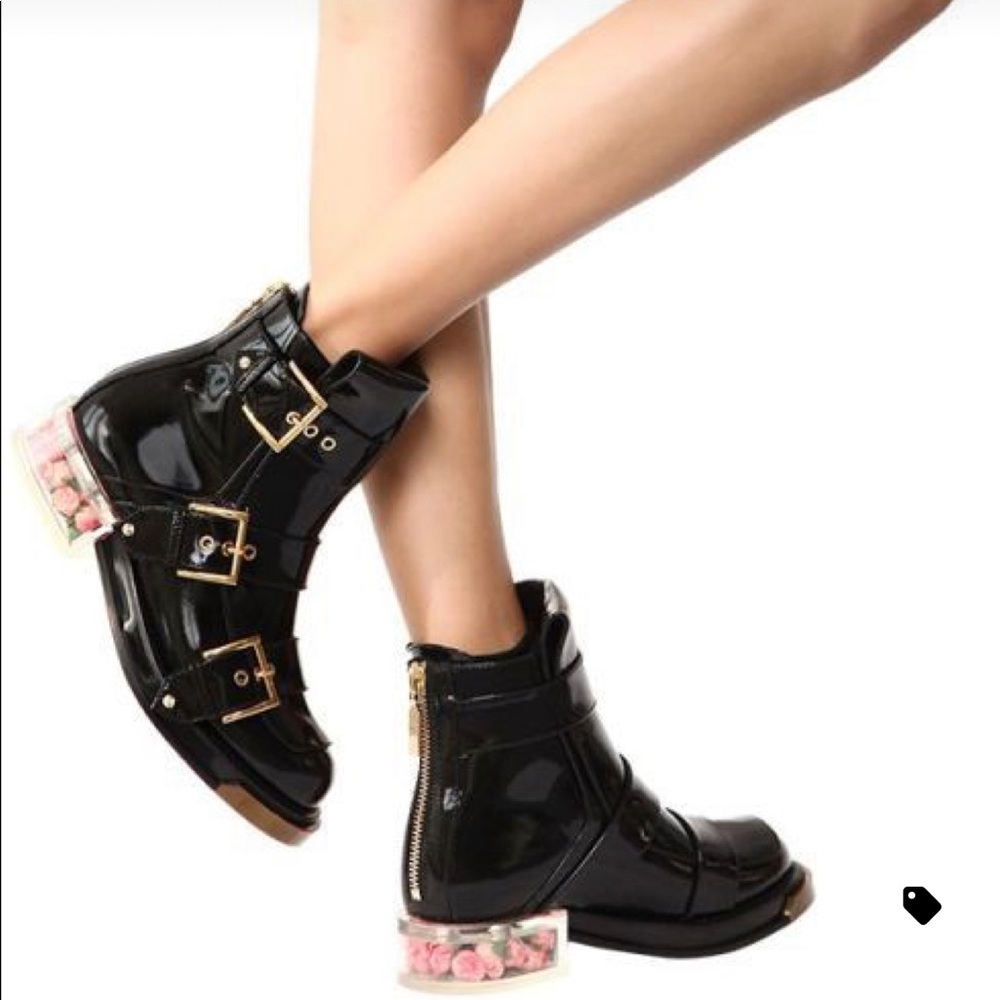 Rose boots